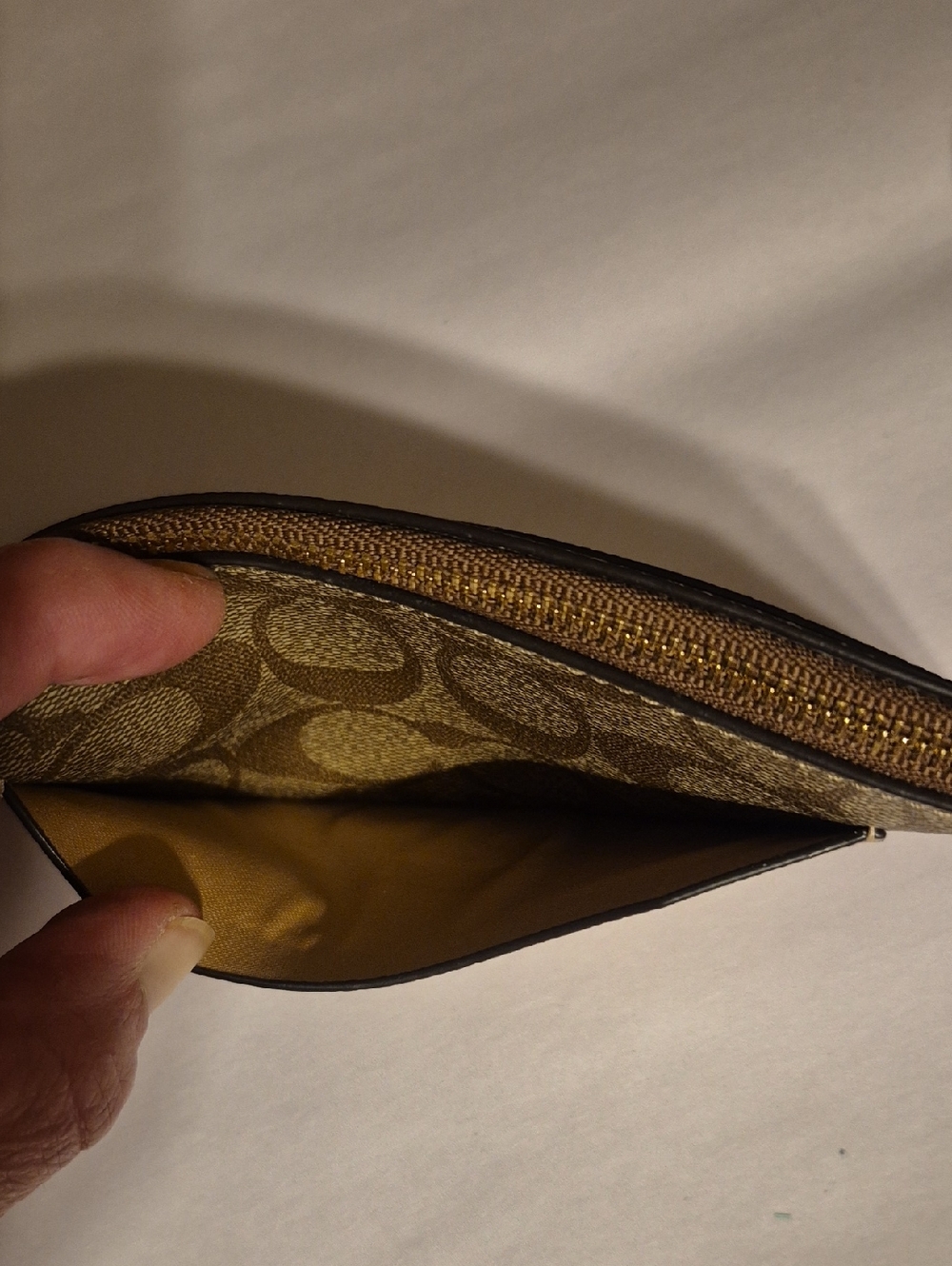 Coach Long Wristlet  Like New. - Picture 7 of 7